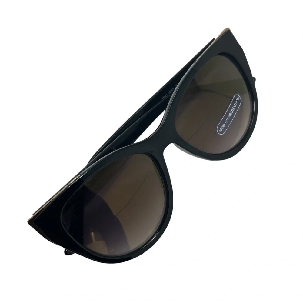 🌺 Boutique Black Cat Eye Classic Plastic UV Protective Sunglasses NWOT